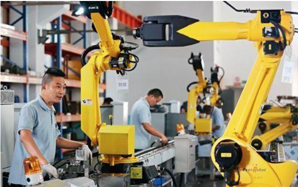 产业规模近500亿，工业机器人产业下一步该怎么走
