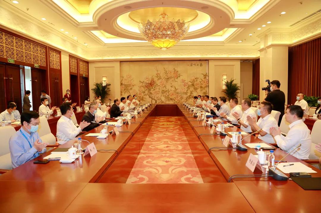 中铝集团与中国石油签署战略合作协议