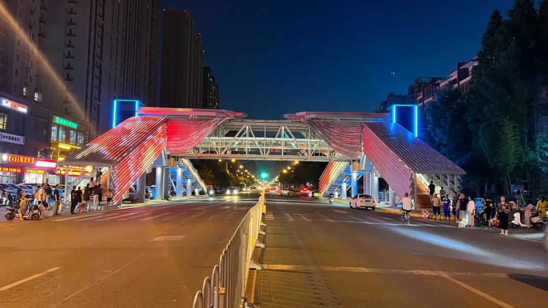 【扩大铝应用】六冶承建的陕西咸阳市首座铝合金人行天桥正式投用